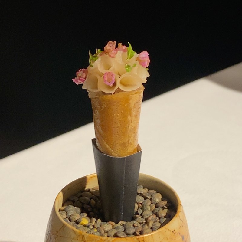 鰯と新生姜のコルネ(ラ・ヴァガボンド （LA VAGABONDE）)