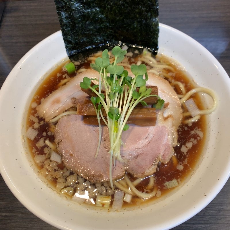 醤油らーめん(ラーメンつけ麺 奔放)