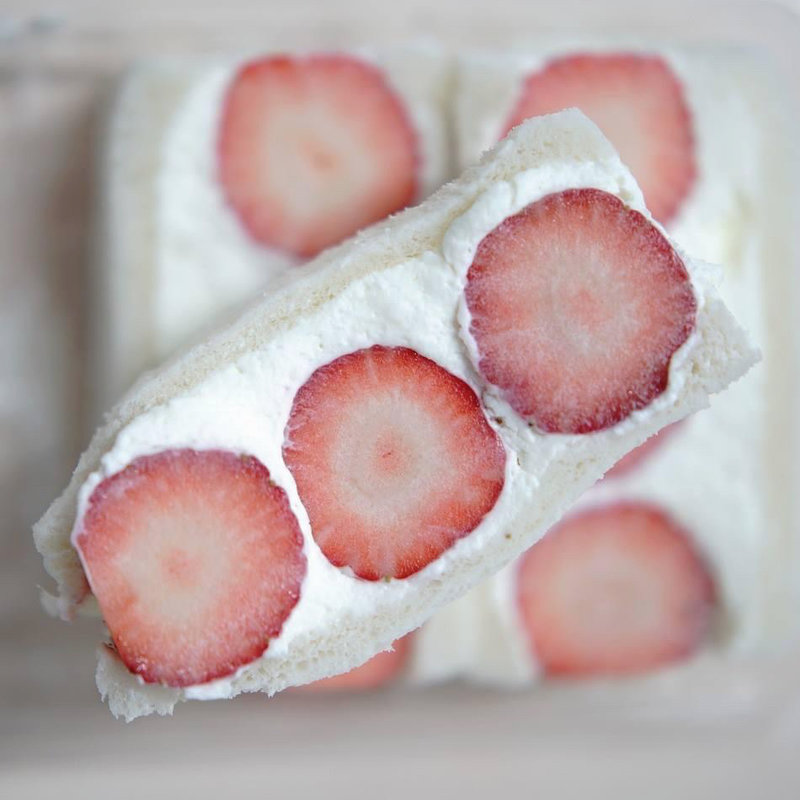 スカイベリー苺サンド(8010 （パレット）)