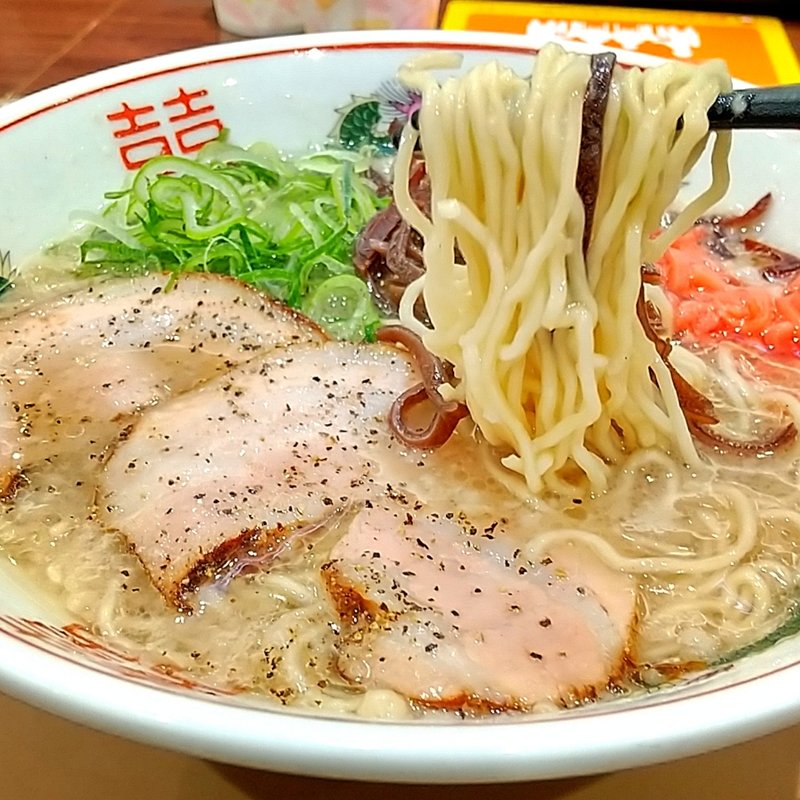 白とんこつラーメン(博多だるま イオンレイクタウンkaze店

)