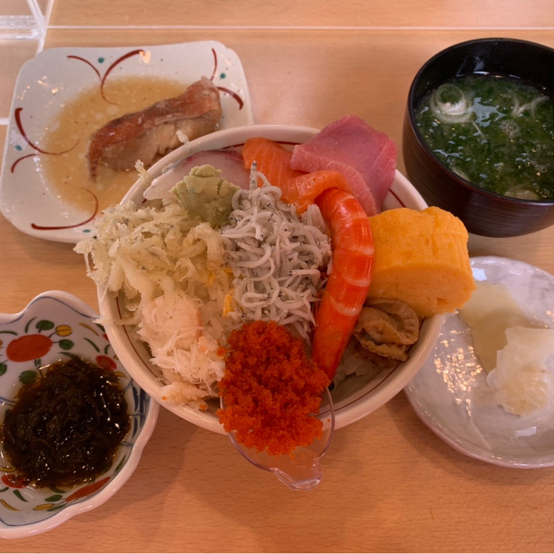 気まぐれ海鮮丼(若草寿司 )