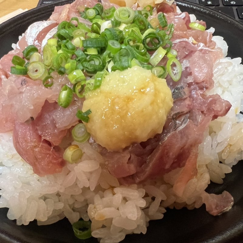 真鯵たたき丼(やまけい )