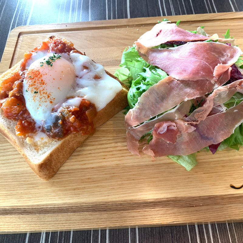 ふわふわハチミツ食パンのフラメンカエッグトースト(Mallorca/マヨルカ 二子玉川)