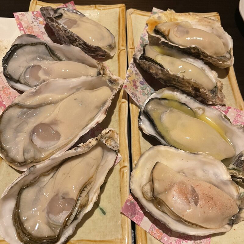 牡蠣食べくらべ(蒸し牡蠣、生牡蠣)室津産(牡蠣としゅうこと時々かねこ)