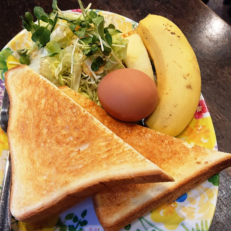 モーニング（トースト・玉子・フルーツ・サラダ）(喫茶 絵里花 門真)