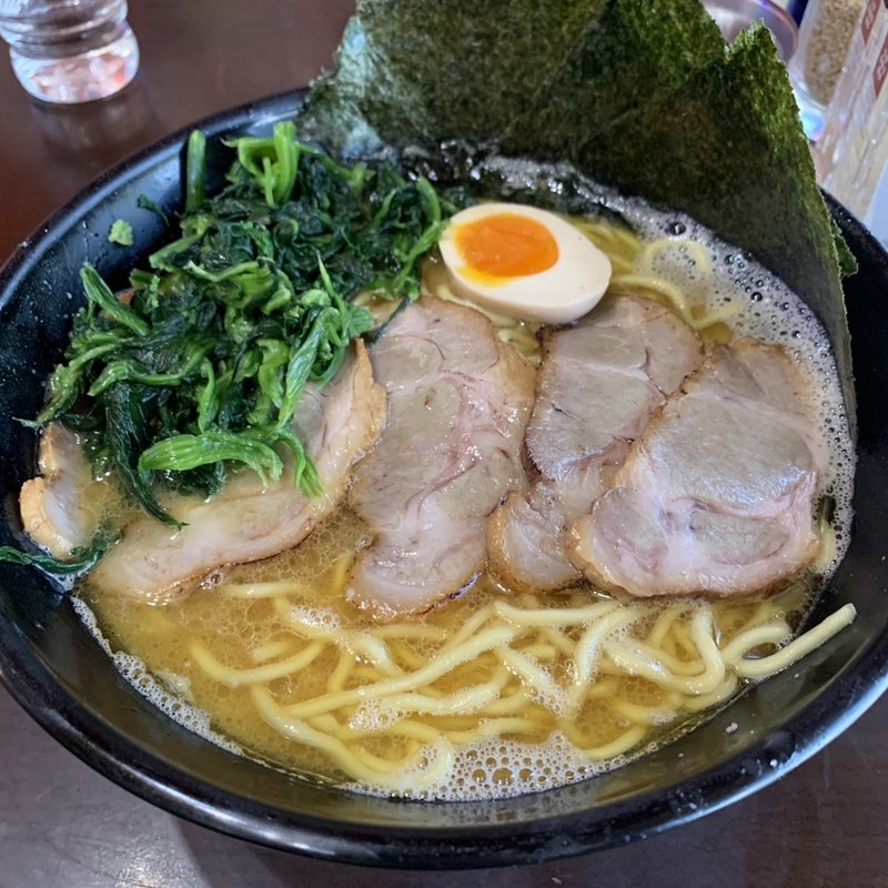 醤油チャーシュー大盛　ほうれん草増し(横浜ラーメン 源泉)