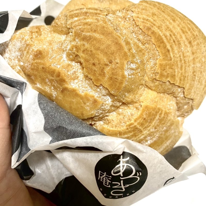 シュークリーム(バニラビーンズ入り カスタード)(あづき庵 天神橋筋五丁目店)