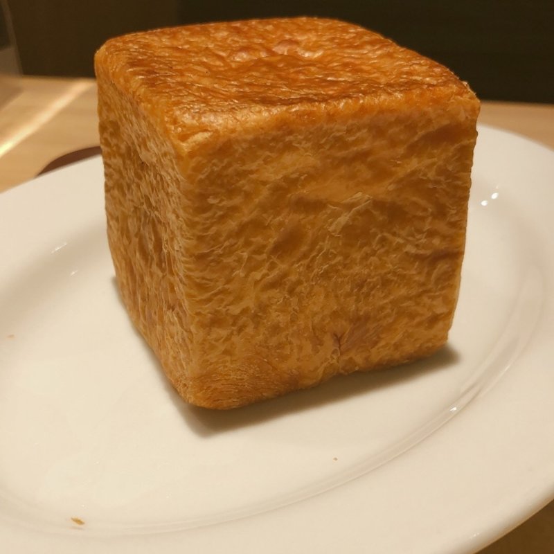 キューブデニッシュ(CAFE＆BAKERY MIYABI 神保町店 （カフェ アンド ベーカリー ミヤビ）)