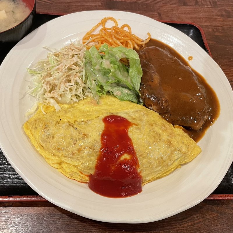 オムドラ+ハンバーグ(ヤナギ)