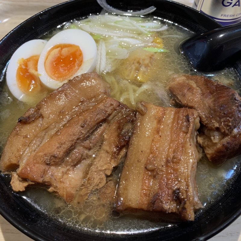 排骨叉焼拉麺（パイグゥチャーシューラーメン）(台湾料理　台味)