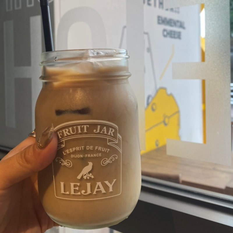 カフェラテ アイス(イタメシヤ エイト)