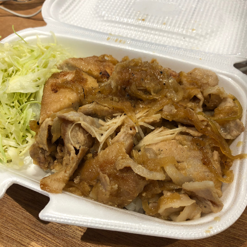 特上マグロと桃豚の2種盛り生姜焼き弁当(しょうが焼き Baka)