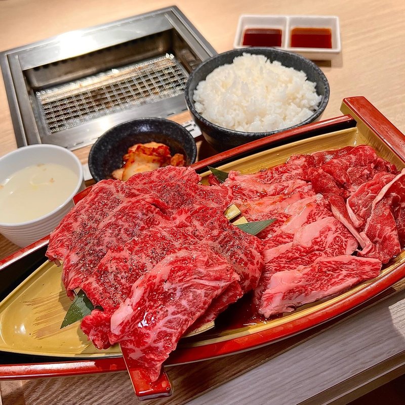 キンニクヤ極み舟盛り定食300g(焼肉定食キンニクヤ)