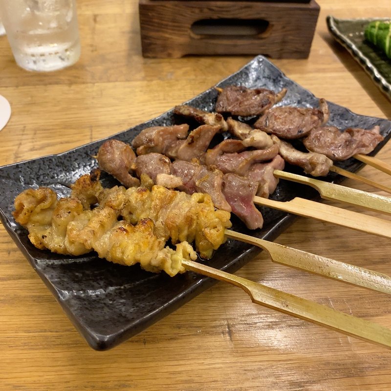 皮、砂肝、ハツ(栄の串 せぶん)