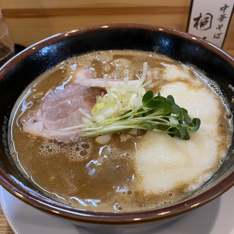 味噌とろろラーメン(中華そば桐麺)