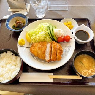 ロースかつ定食(伊勢原カントリークラブ レストラン)