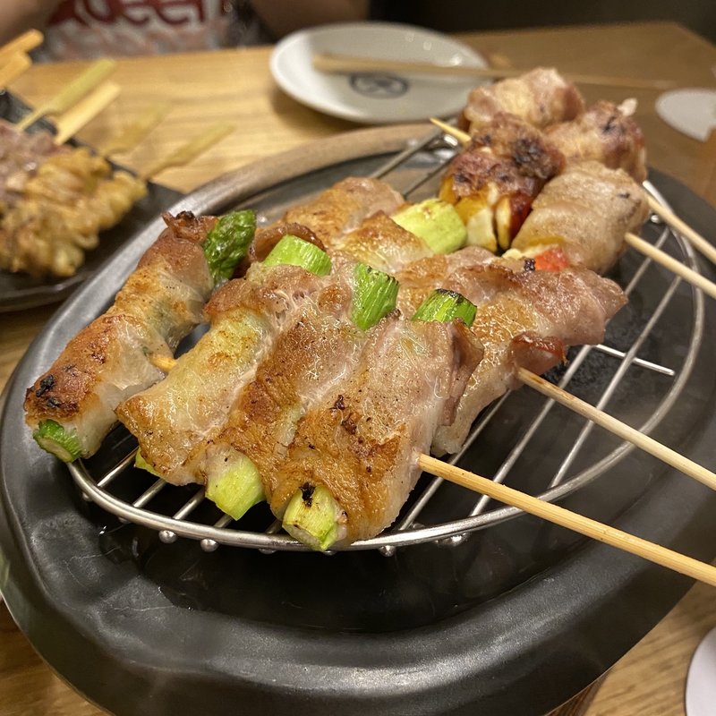 アスパラ巻き、パプリカチーズ巻き(栄の串 せぶん)