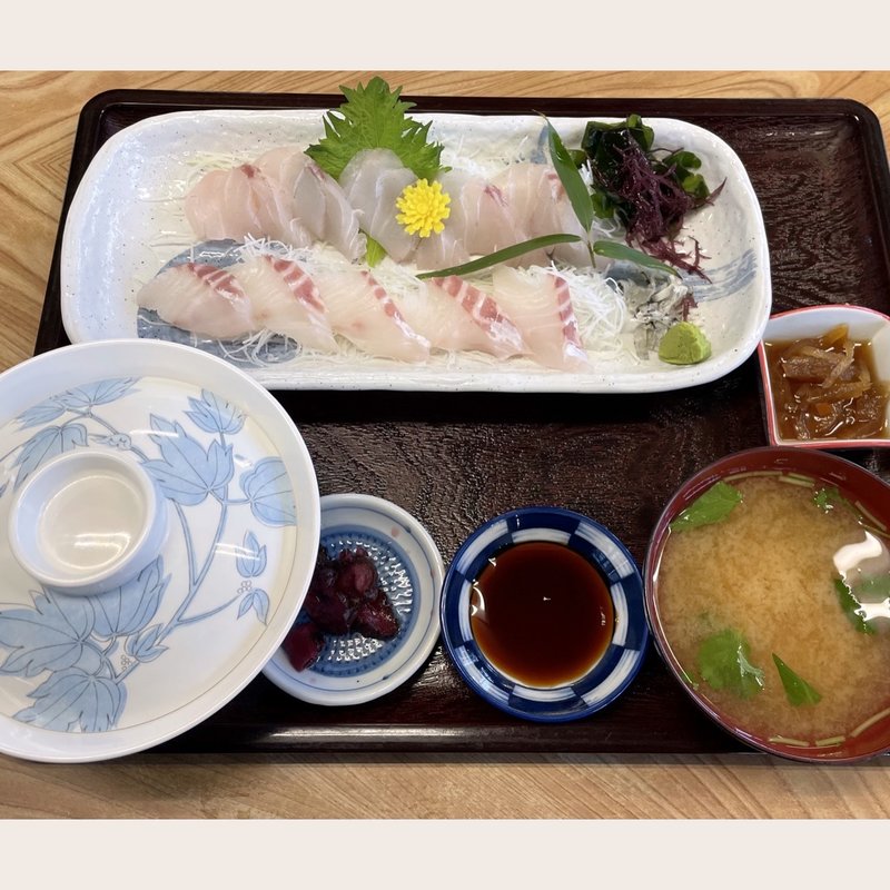 すずきの刺身定食(永田ドライブイン)