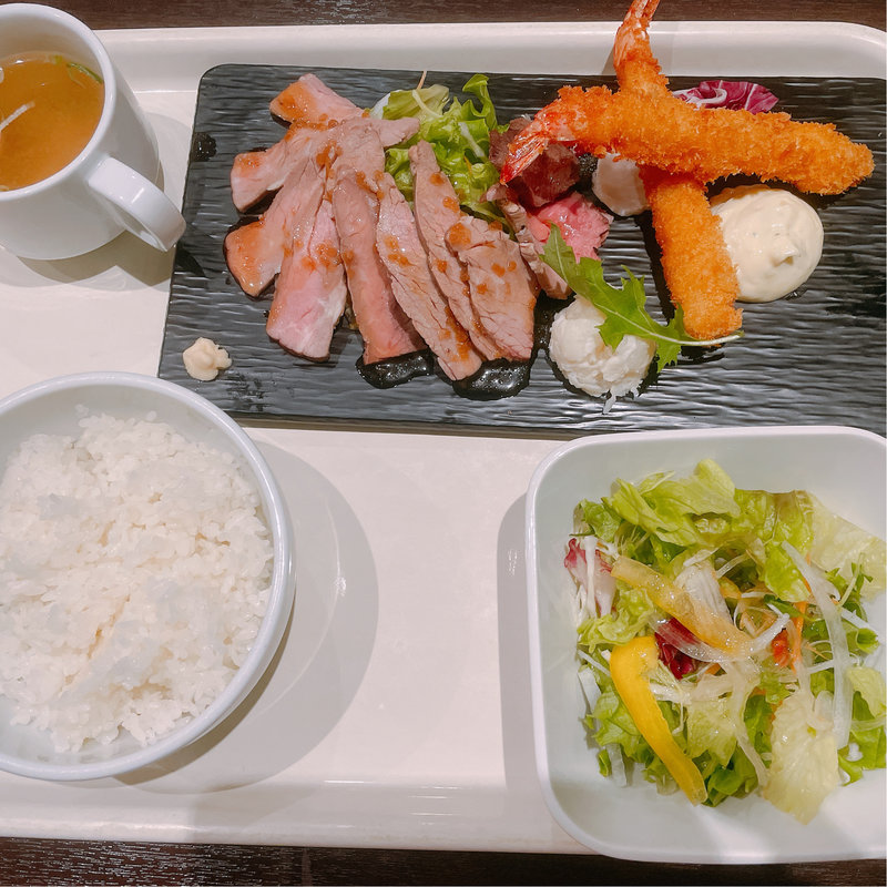 自家製ローストビーフと海老フライランチ(イタリアンキッチンSa サー)