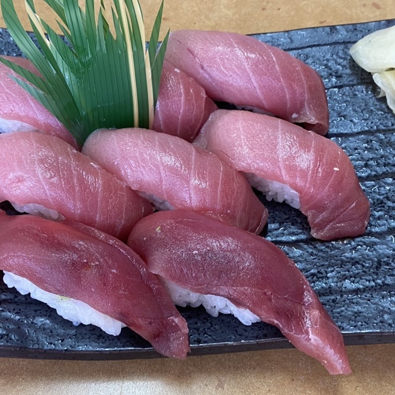 生まぐろ握り(上)(さくら )