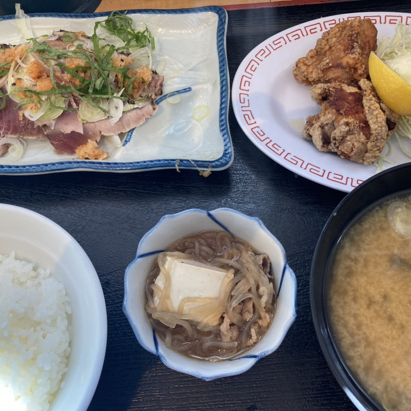 初カツオ刺身と唐揚げ定食(小池寿司食堂)