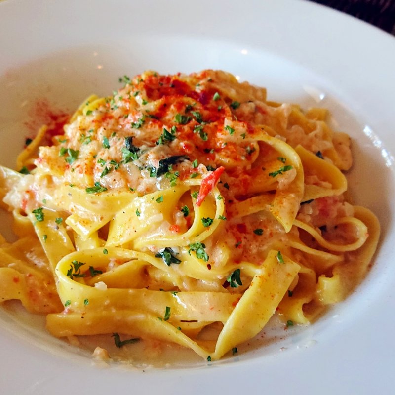 ズワイガニのクリームソース自家製生パスタランチ(トラットリアピッコロ)