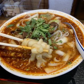 麻辣牛肉刀削麺(大碗蘭州拉麺・刀削麺)