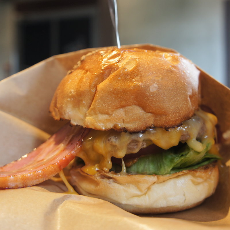 ベーコンチーズバーガー(モンスターコーヒー＆グリル　神楽坂下)