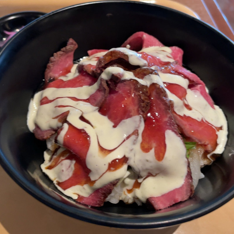 ローストビーフ丼(百代茶屋 （ひゃくだいちゃや）)