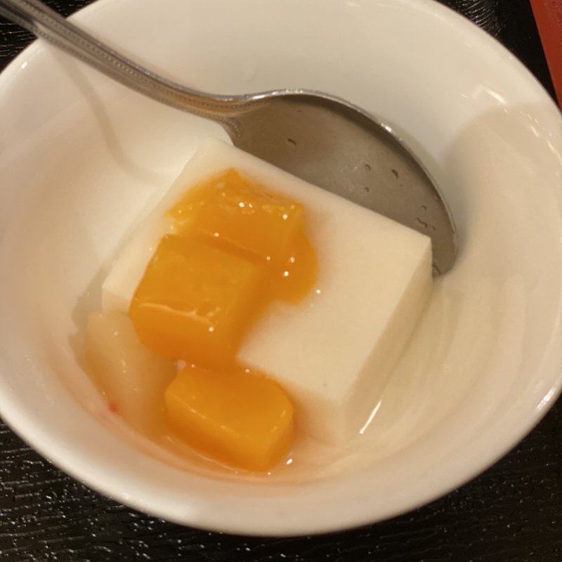 杏仁豆腐(中国料理 青島飯店 すすきの店)