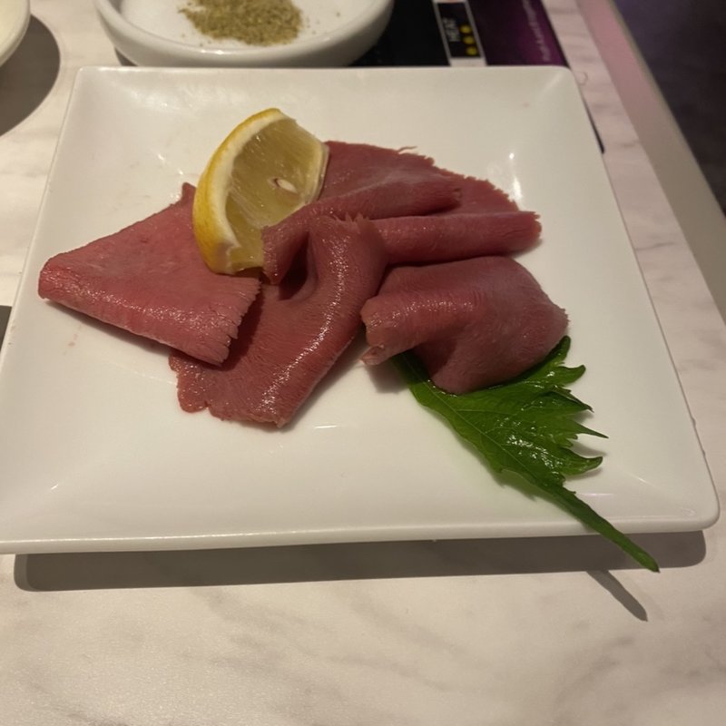 牛刺し(ブラックホール 池袋西口店)