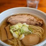 らーめんmacro(煮玉子トッピング)(人類みな麺類東京本店)