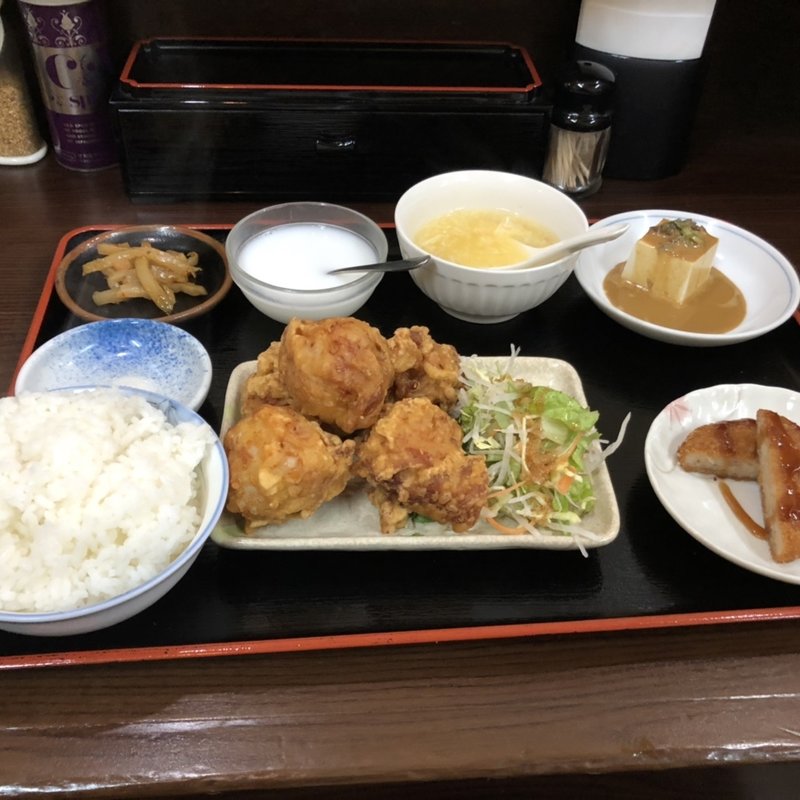 唐揚げ定食(鶏白湯ラーメン らくらく亭)