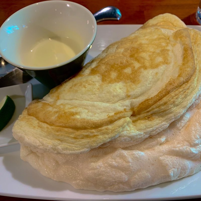 天使のオムライス(オムライスキッチン AWAAWA)