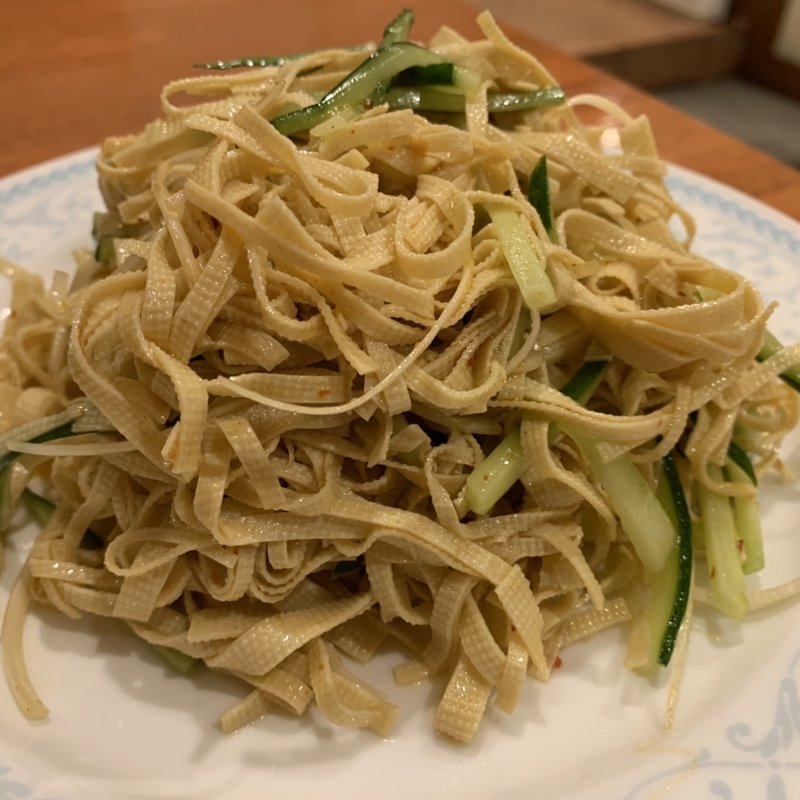 干し豆腐のサラダ(廣聚隆)