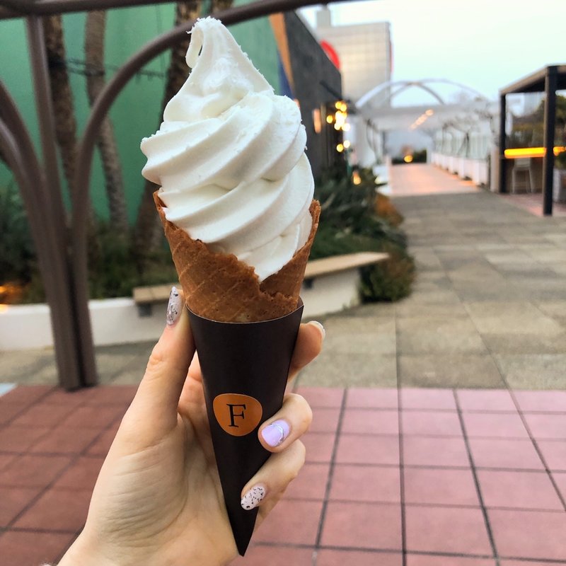 ラベンダーのソフトクリーム(FLAVÉDO ROOFTOP フラベド ルーフトップ)