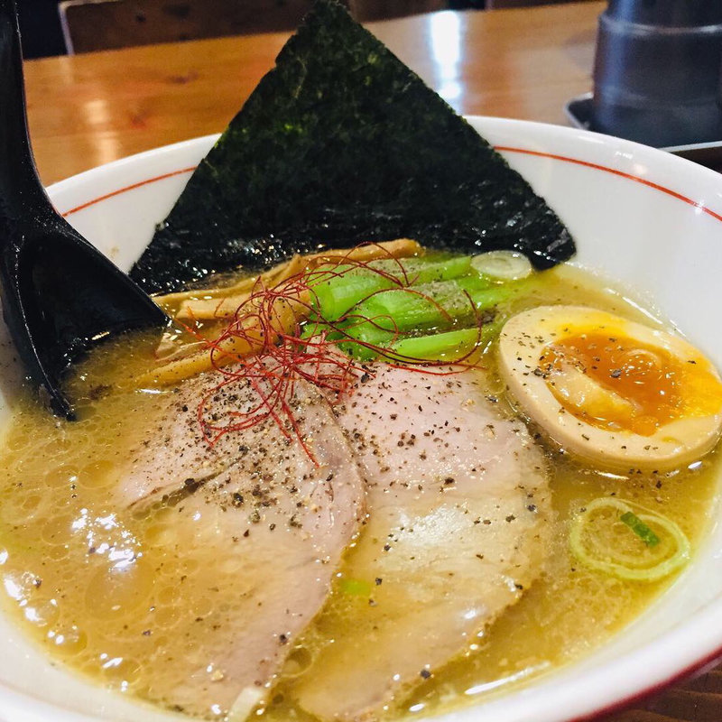 モダン鶏そば 醤油(麺の房 雨ニモマケズ)