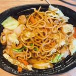 お肉たっぷりホルモン焼きそば(小伝馬町ホルモン焼きそば 寅道)