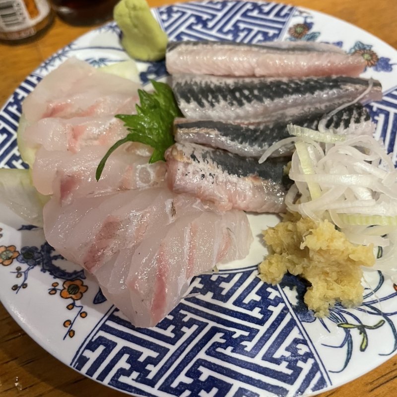 ヒラメとイワシ刺身(みなと刺身)