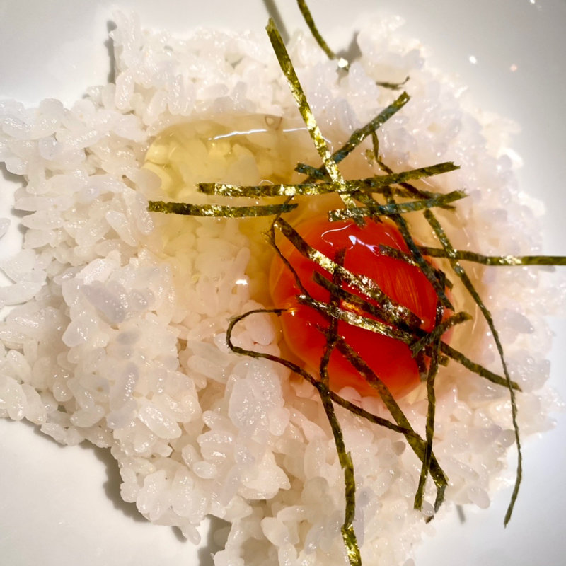 赤玉子の卵かけごはん(炭火焼鳥 権兵衛 南森町店 )