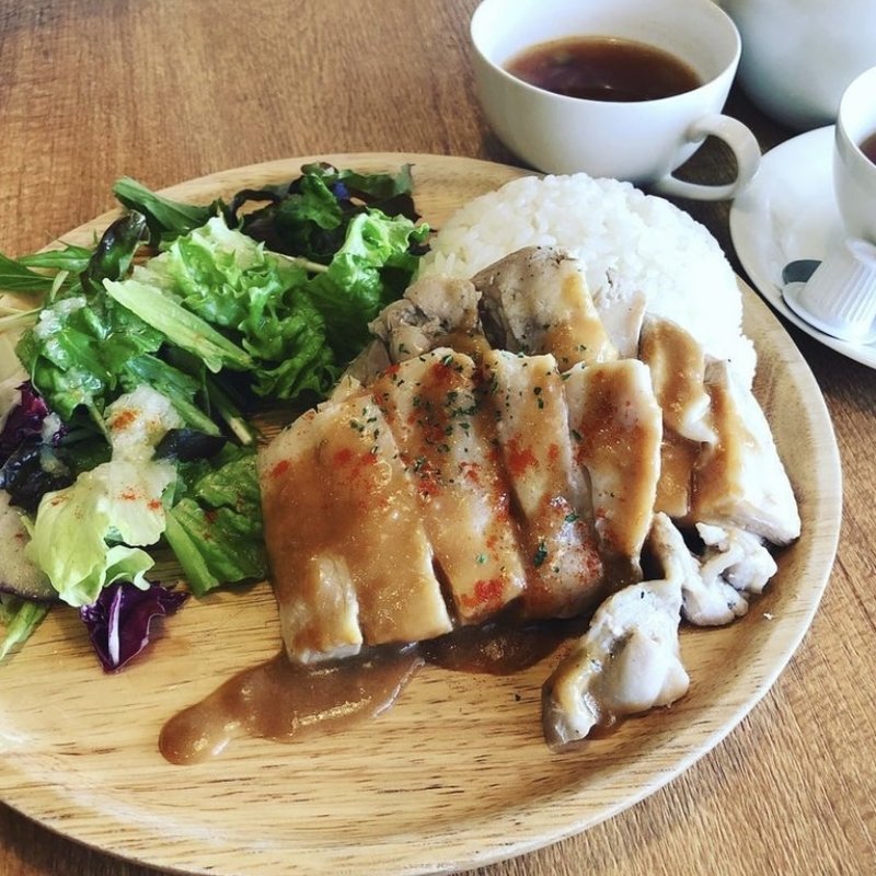 鶏モモ肉のカオマンガイ風(CAFE FLAMINGO)