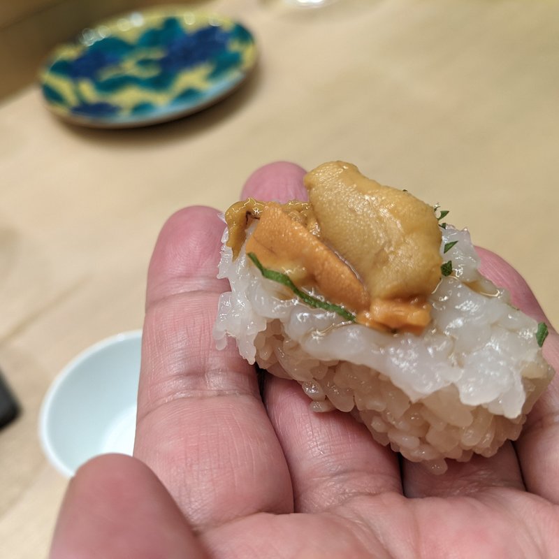 ヤリイカウニのせ(鮨よしかわ 麻布十番)