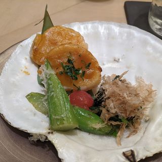 ホタテのウニソース焼き(鮨よしかわ 麻布十番)