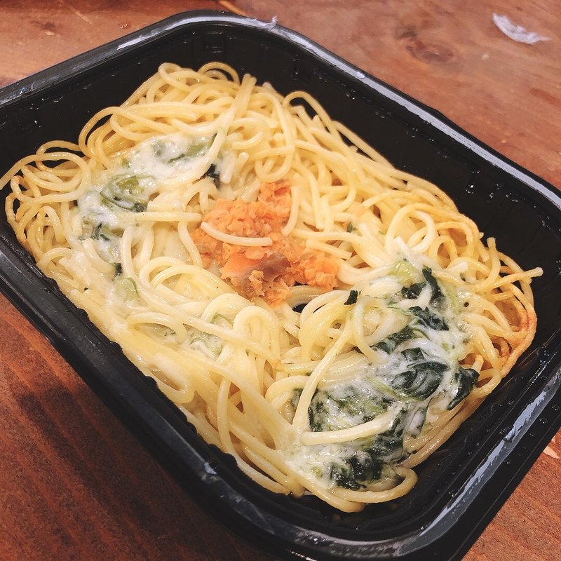 鮭とほうれん草のクリームパスタ(セブン-イレブン 台東浅草橋3丁目店)