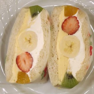 フルーツカスタードサンド(星乃珈琲店 トレッサ横浜店)