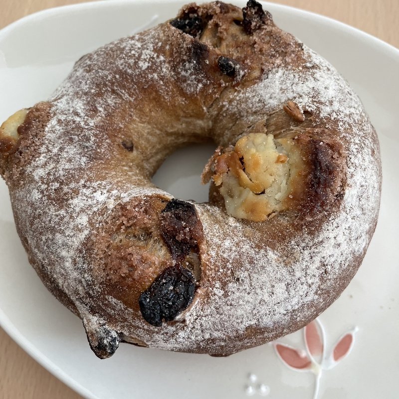 石窯クリームチーズ&レーズン(リトルマーメイド 広島市役所前店 （LITTE MERMAID）)