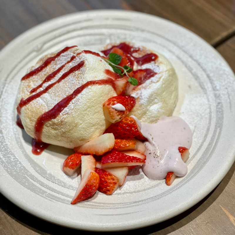 いちごのパンケーキ(cafe たもん)