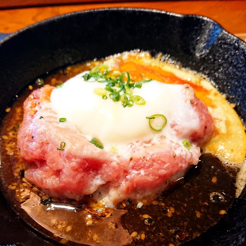 まぐろのレアトロハンバーグ定食(博多炉端 魚男)