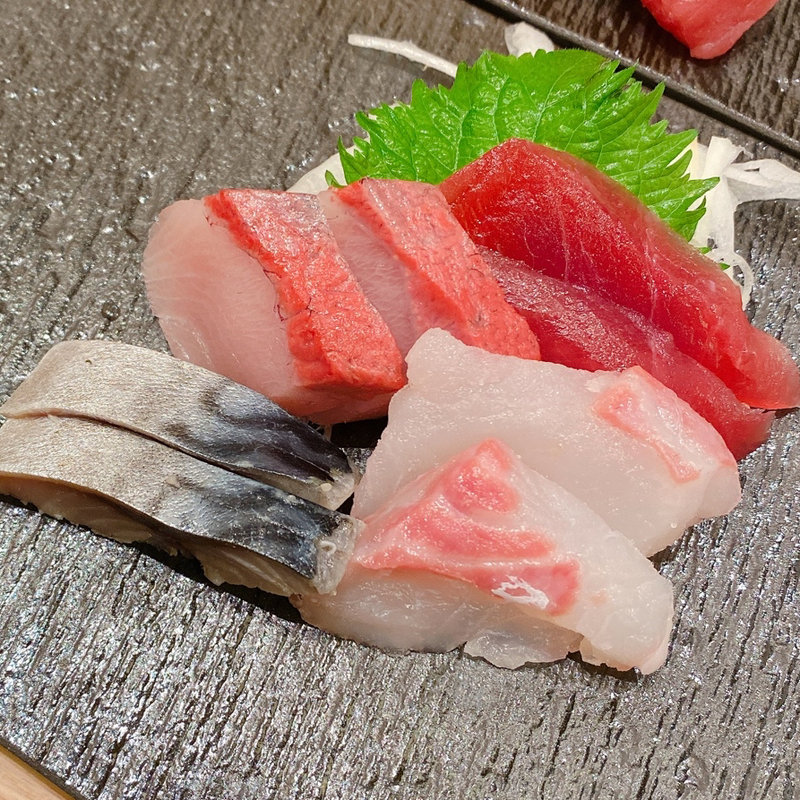 本日の欲張りな刺身四点盛り(鮨　酒　肴　杉玉　新長田店)