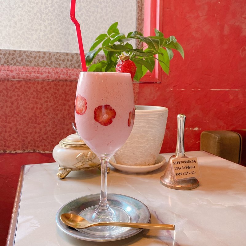 いちごラッシー(カフェ デ アゲンダ （Cafe de Agenda）)